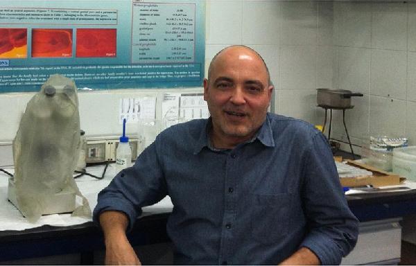 Màrius Fuentes, profesor titular del Departamento de Farmacia y Tecnología Farmacéutica y Parasitología de la Universitat de València